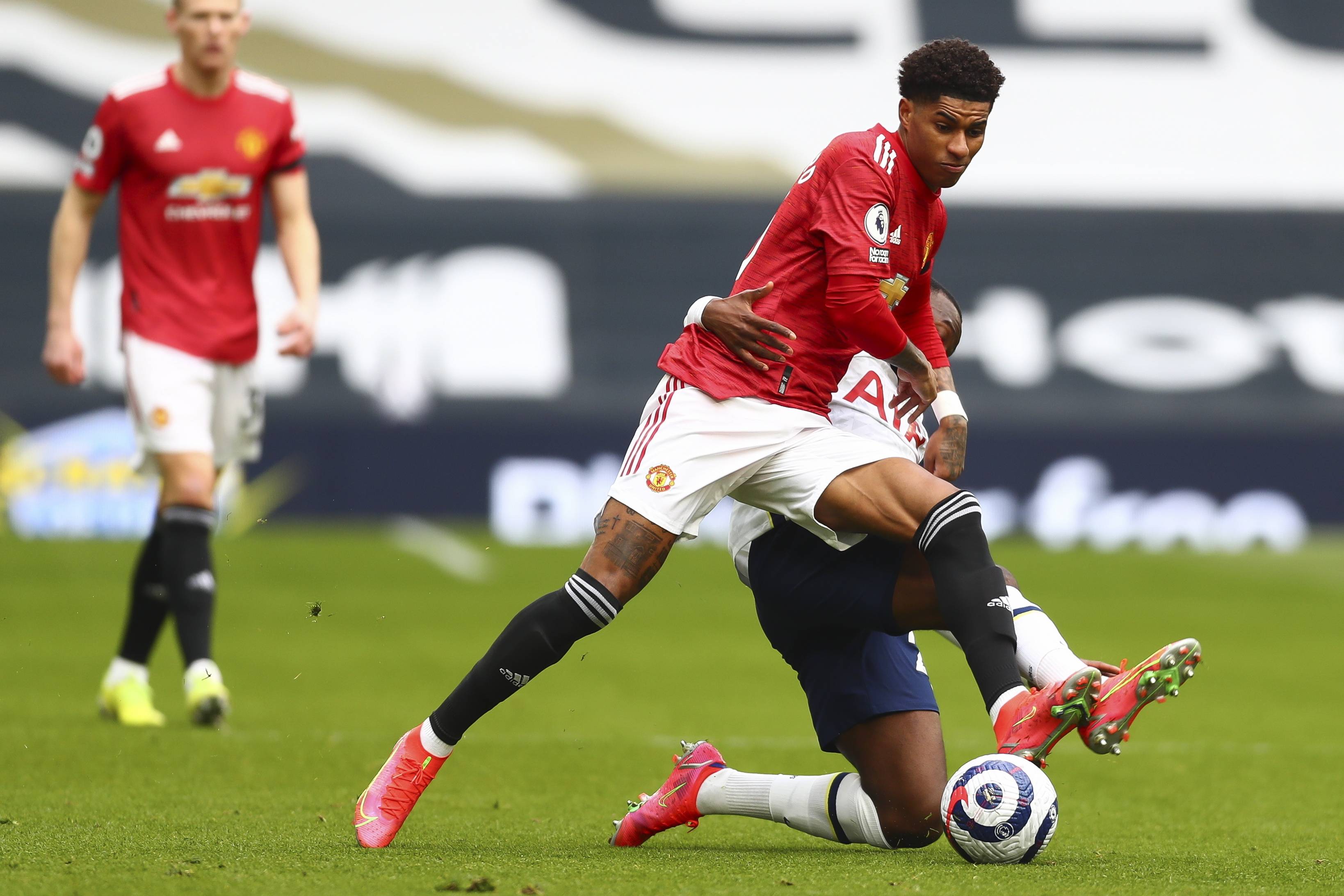 通过结合实 通过结合实